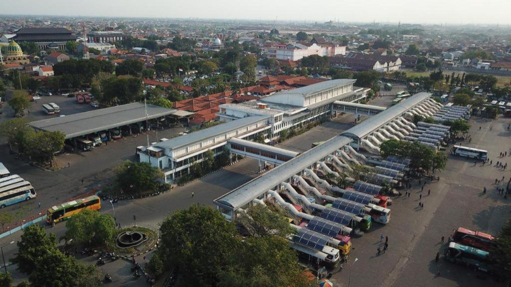 Istana Permata Juanda Hotel Sawotratap Exterior photo