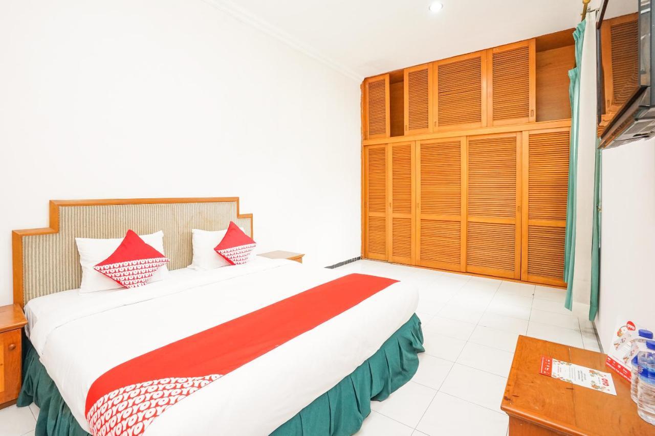 Istana Permata Juanda Hotel Sawotratap Exterior photo